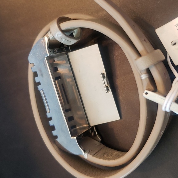 NWT Tory Burch double silver band fitbit bracelet Taupe/Gray. - Picture 5 of 5